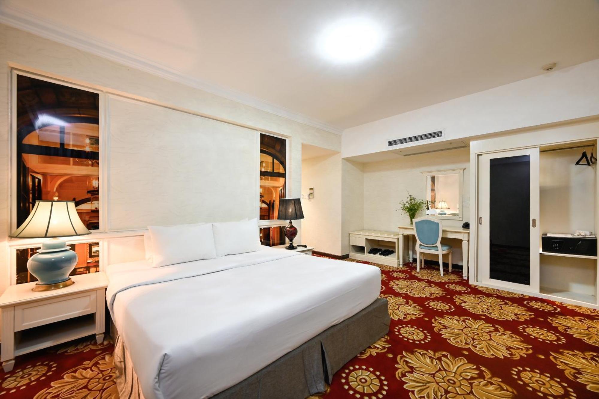 California Saigon Hotel & Rooftop Pool مدينة هوشي منه المظهر الخارجي الصورة