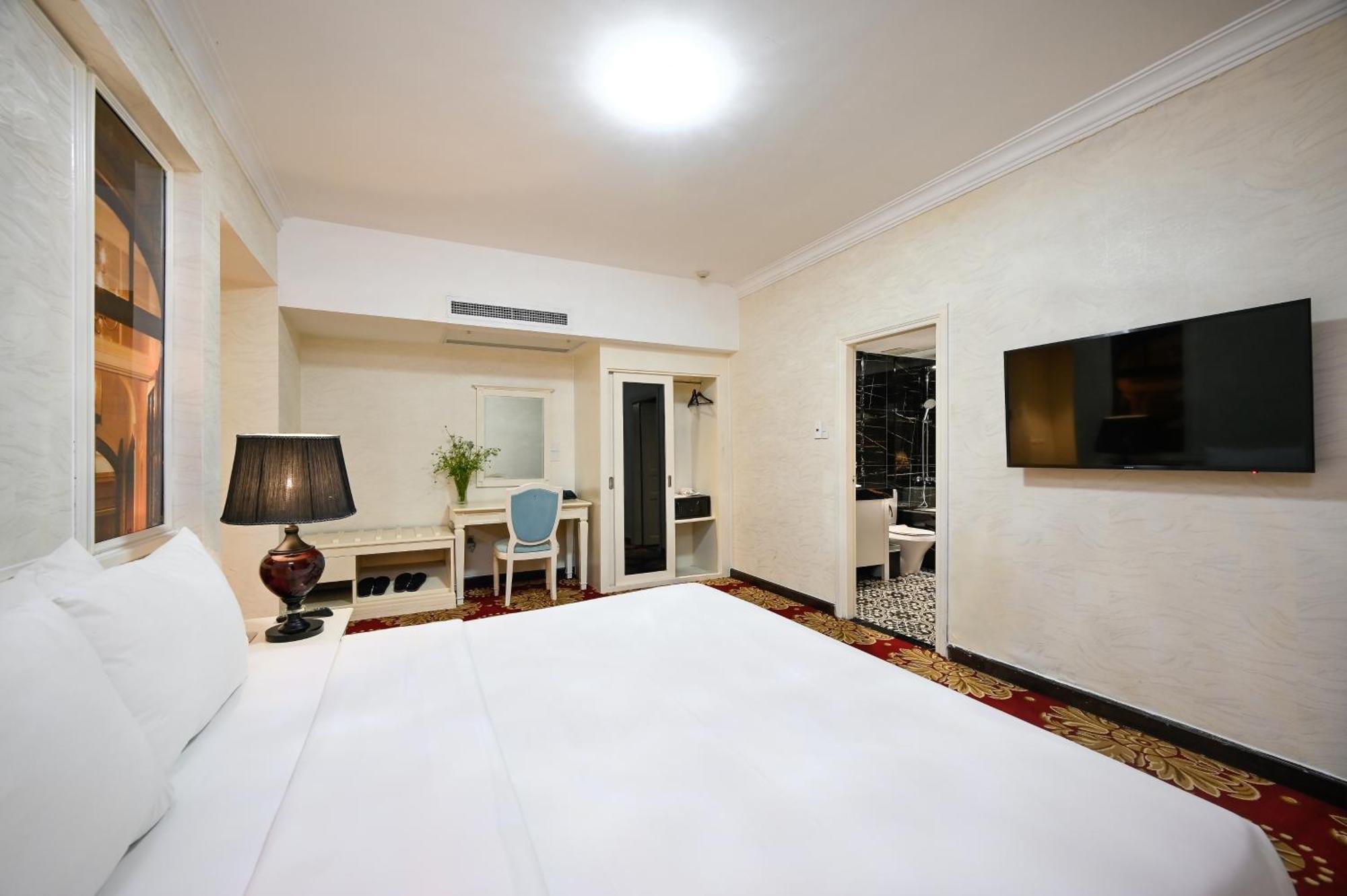 California Saigon Hotel & Rooftop Pool مدينة هوشي منه المظهر الخارجي الصورة