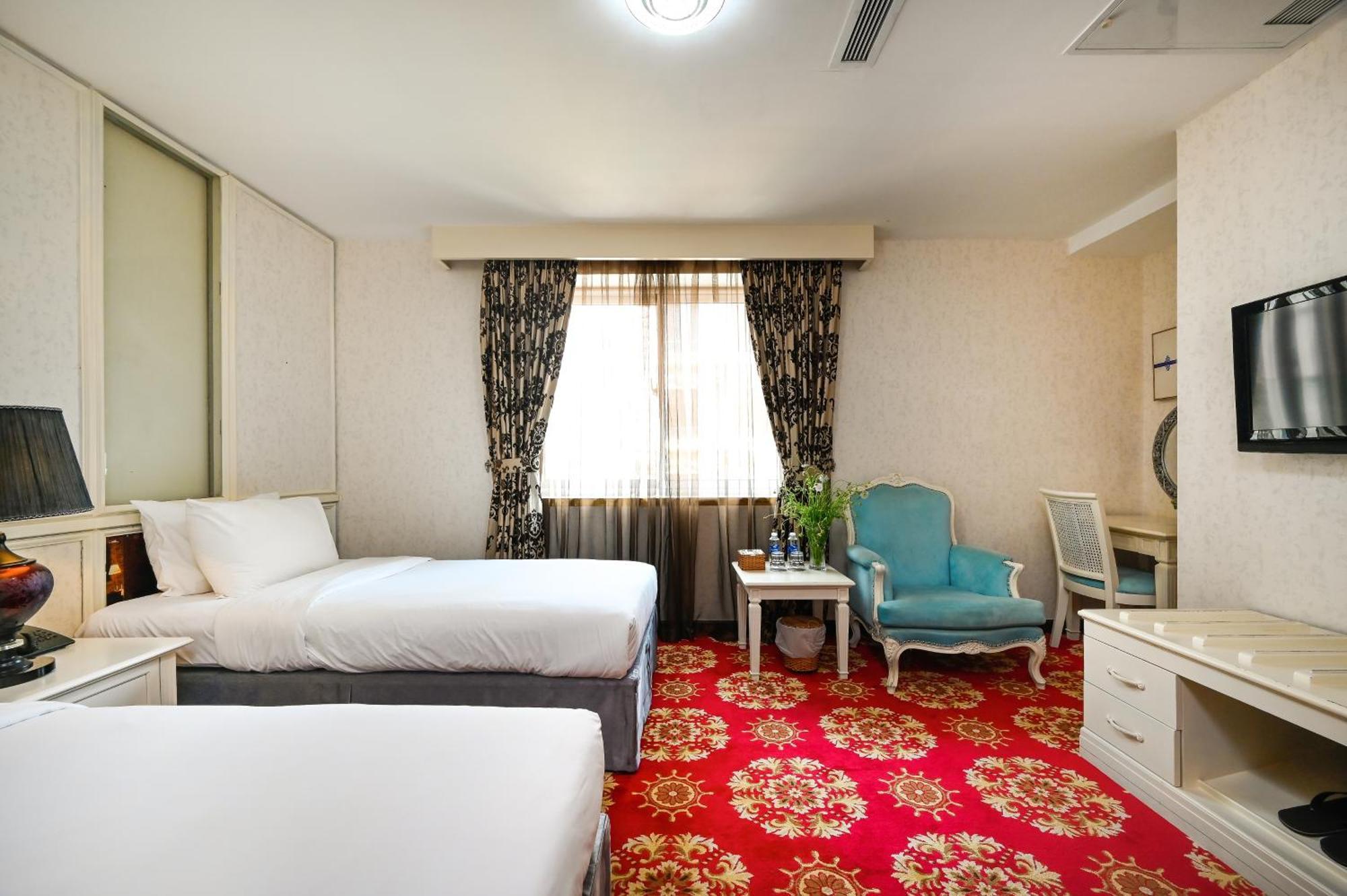 California Saigon Hotel & Rooftop Pool مدينة هوشي منه المظهر الخارجي الصورة