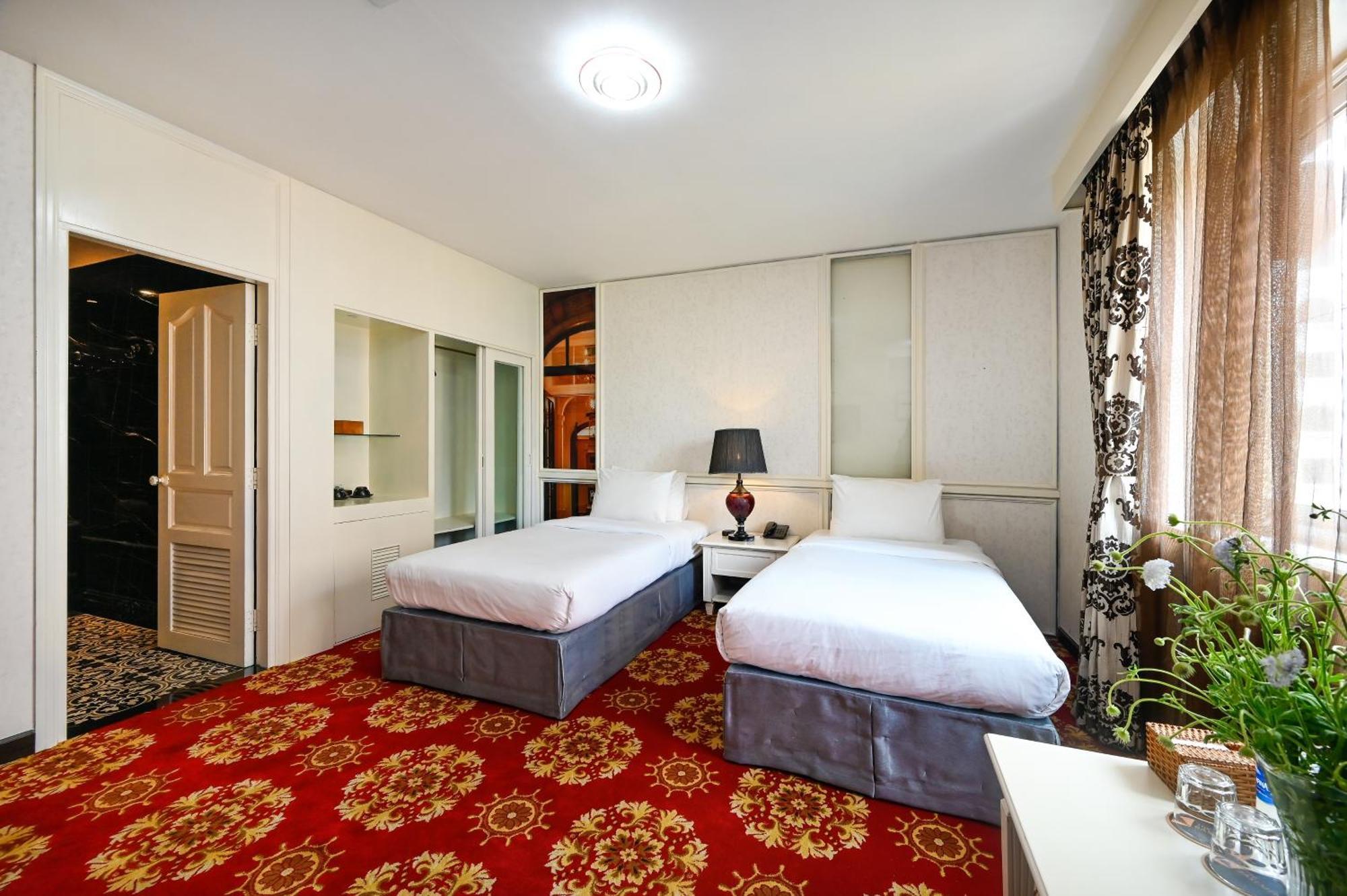 California Saigon Hotel & Rooftop Pool مدينة هوشي منه المظهر الخارجي الصورة