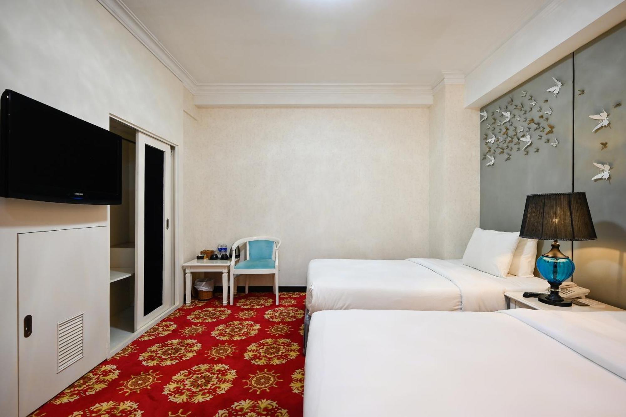 California Saigon Hotel & Rooftop Pool مدينة هوشي منه المظهر الخارجي الصورة