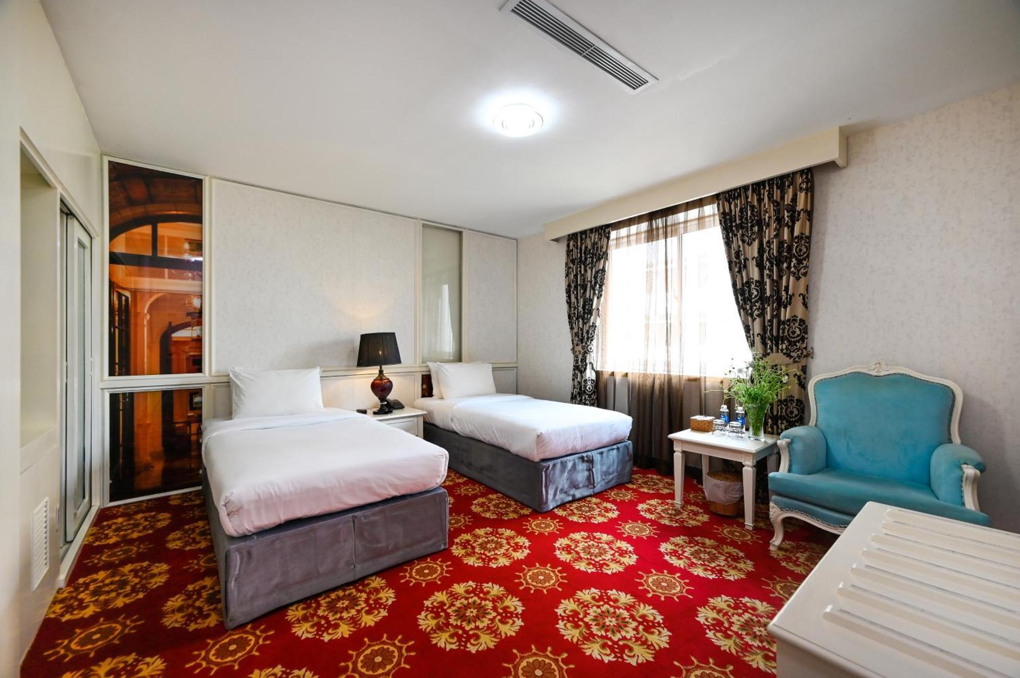 California Saigon Hotel & Rooftop Pool مدينة هوشي منه المظهر الخارجي الصورة