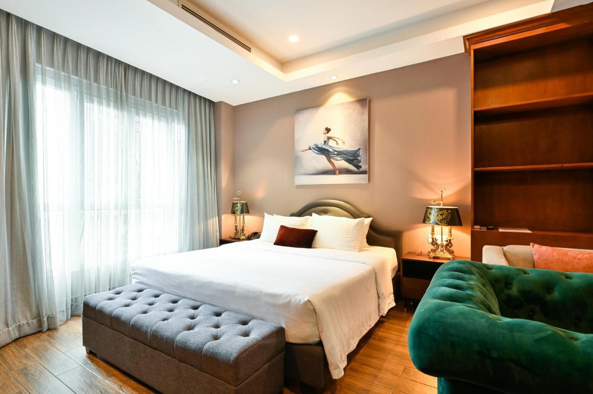 California Saigon Hotel & Rooftop Pool مدينة هوشي منه المظهر الخارجي الصورة