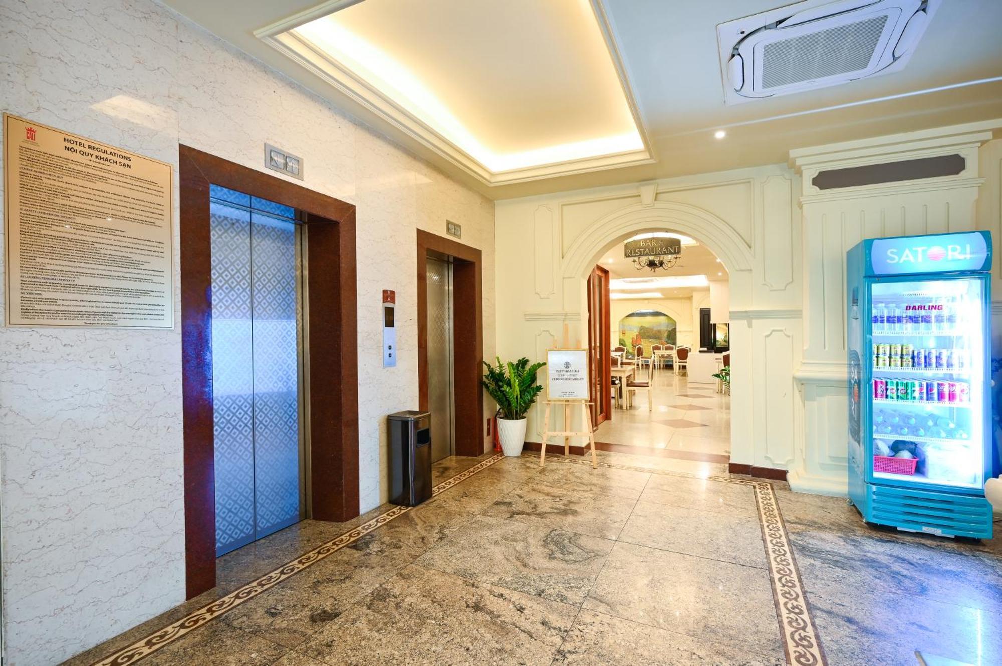 California Saigon Hotel & Rooftop Pool مدينة هوشي منه المظهر الخارجي الصورة