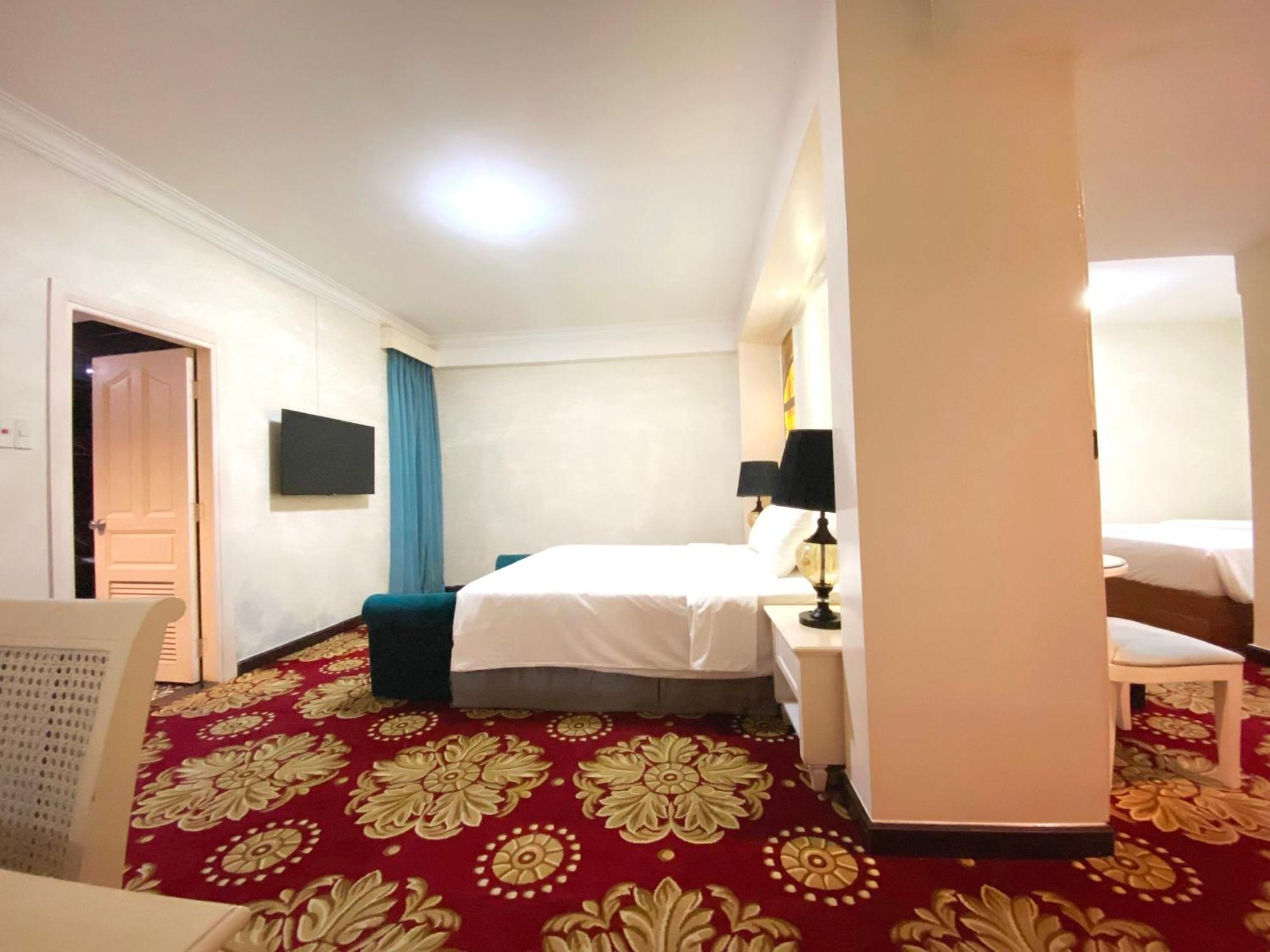 California Saigon Hotel & Rooftop Pool مدينة هوشي منه الغرفة الصورة